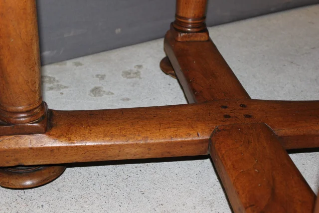Table Renaissance dîtes en Croix de Lorraine fin XVII — Très bon état