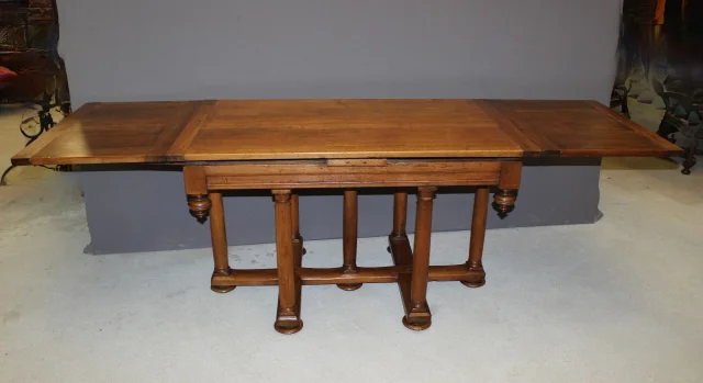 Table Renaissance dîtes en Croix de Lorraine fin XVII — Très bon état