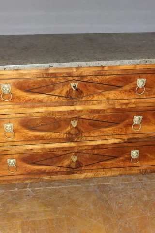 Directoire Walnut Commode, late 18th century — Very good condition