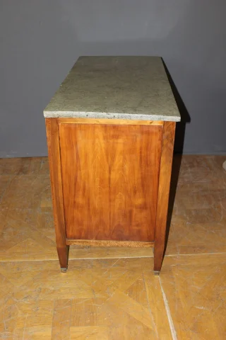 Directoire Walnut Commode, late 18th century — Very good condition