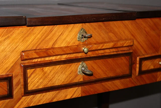 Louis-XVI-Frisiertisch aus Rosenholz- und Palisander-Marketerie, 18. Jahrhundert — Sehr guter Zustand