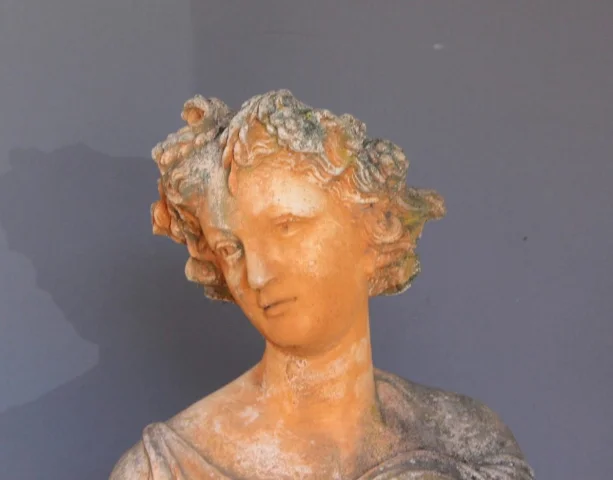 Importante Statue de Jardin sur socle , 240cm , XX — Très bon état