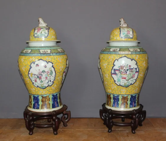 Pair of Chinese Ceremonial Vases on Wooden Stands, 20th Century — Very good condition