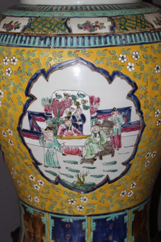 Pair of Chinese Ceremonial Vases on Wooden Stands, 20th Century — Very good condition
