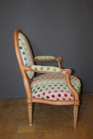 Paar Louis-XVI-Stil Medaillon-Sessel — Guter Zustand