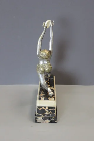 Art-déco-Bronzeskulptur einer Frau mit Tamburin von Claude Mirval — Sehr guter Zustand