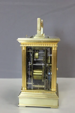 Reloj de Viaje, Bronce Dorado, por Bailly Whihel Lyon — Muy buen estado