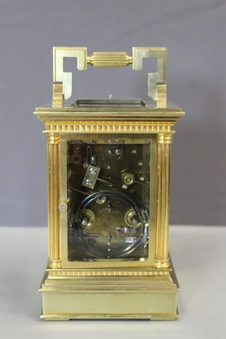 Reloj de Viaje, Bronce Dorado, por Bailly Whihel Lyon — Muy buen estado