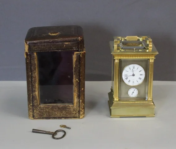 Reloj de Viaje, Bronce Dorado, por Bailly Whihel Lyon — Muy buen estado