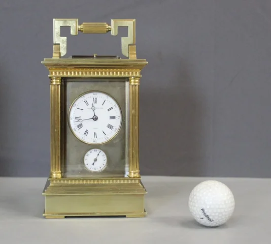Reloj de Viaje, Bronce Dorado, por Bailly Whihel Lyon — Muy buen estado