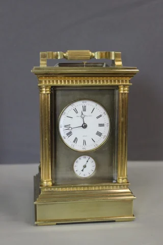 Reloj de Viaje, Bronce Dorado, por Bailly Whihel Lyon — Muy buen estado
