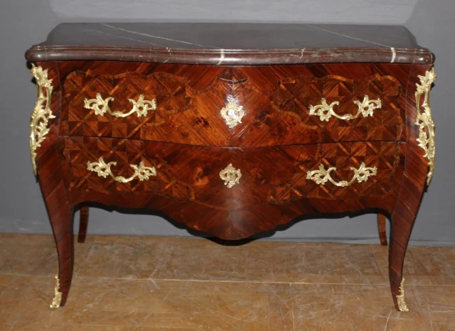 Louis-XV-Kommode mit Palisander-Marketerie, Frühes 19. Jahrhundert — Sehr guter Zustand