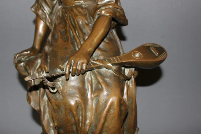 Bronze, Die Mandolinenspielerin von Paul Eugène Mengin, 19. Jahrhundert — Sehr guter Zustand