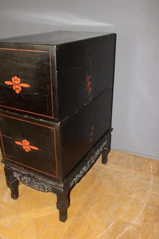 Chinesisches Sideboard aus lackiertem Holz, circa 1930 — Guter Zustand