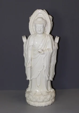 Blanc de Chine met Drie Godheden in Wit Porselein, 68 cm — Zeer goede staat