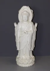 Blanc de Chine met Drie Godheden in Wit Porselein, 68 cm