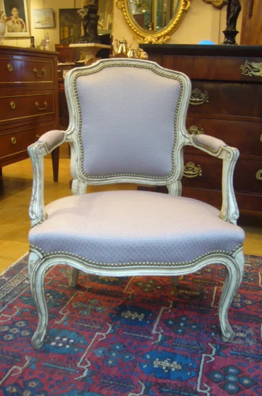 PAREJA DE LOUIS XV SILLONES DE ESTILO