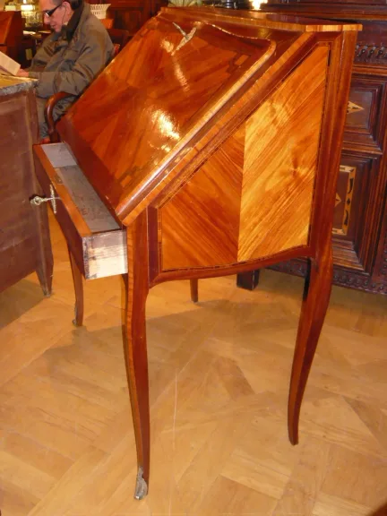 LOUIS XV STYLE SLOPE TOP SCHREIBTISCH