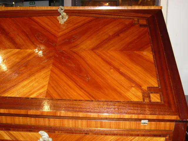 PIANO SUPERIORE IN STILE LOUIS XV