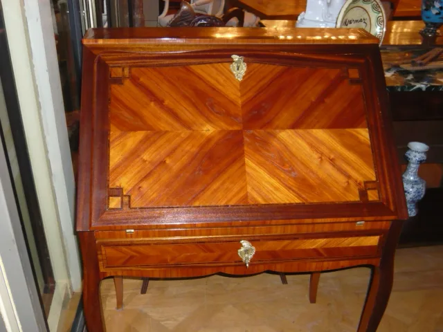 PIANO SUPERIORE IN STILE LOUIS XV