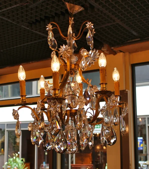 Lustre à pampilles et bronze