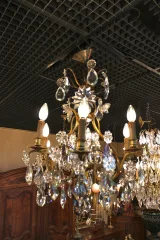 Lustre à pampilles et bronze