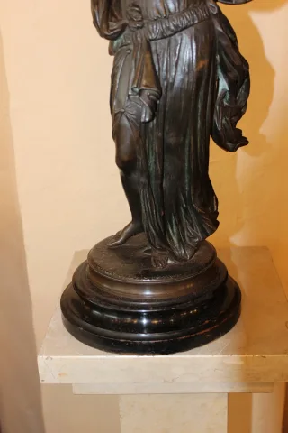ESTATUA DE UN JUGADOR TAMBOURINE