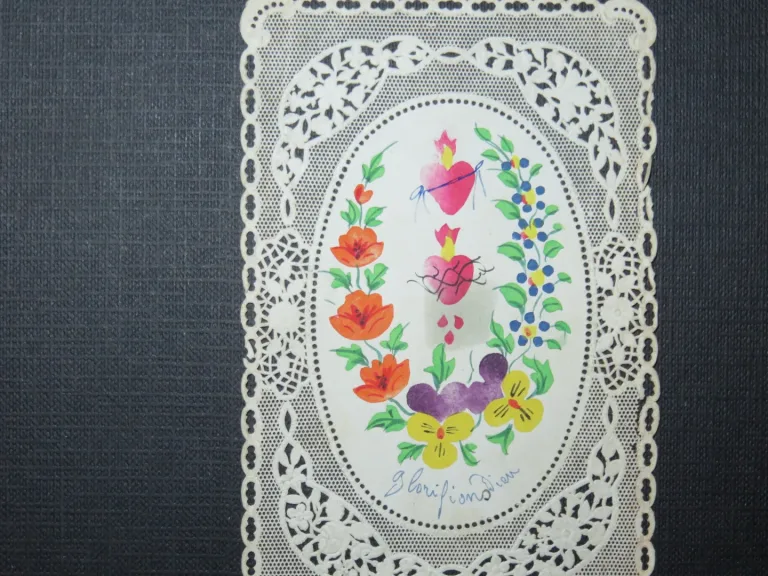 Image pieuse, dentelle, avec coeurs et fleurs, époque début 20ème.