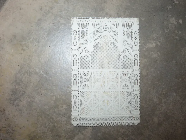 Image pieuse en dentelle et papier de riz, époque début 20ème.