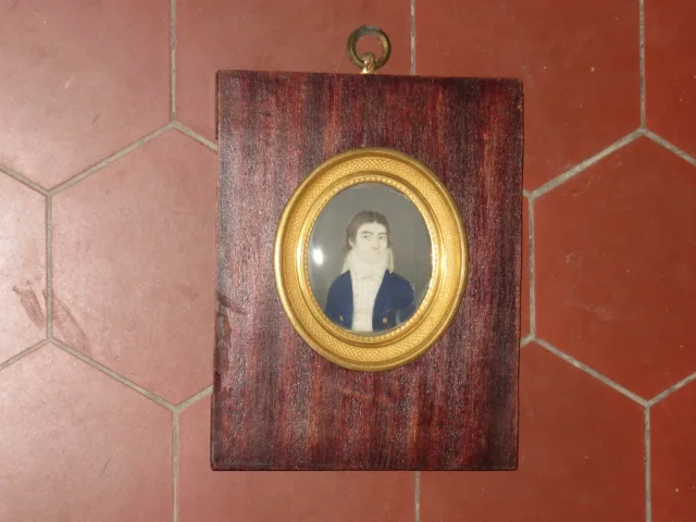 Buste d'un Homme, Miniature Sur Ivoire, époque Fin 18ème.