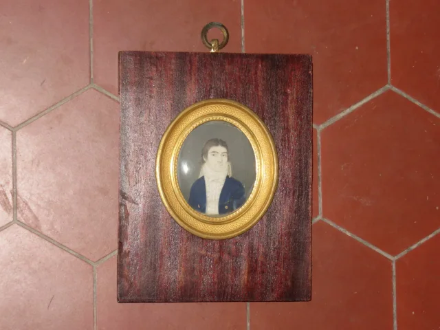 Buste d'un Homme, Miniature Sur Ivoire, époque Fin 18ème.