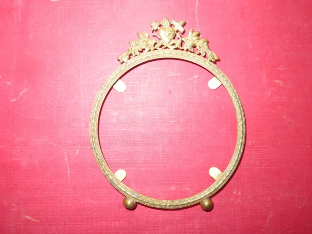 Cadre En cuivre, Rond Avec Fronton, époque 19ème.