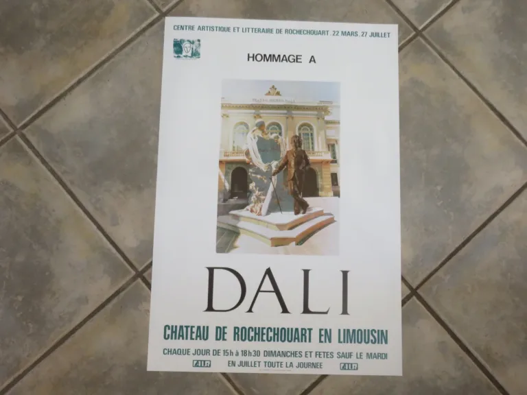 Lot de 100 affiches d'expositions  au Chateau de Rochechouart époque  20 ème.