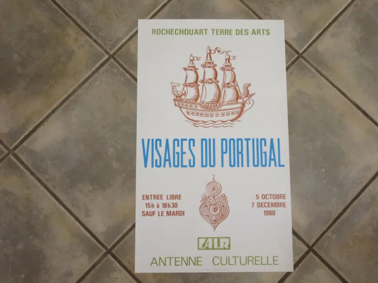 Lot de 100 affiches d'expositions  au Chateau de Rochechouart époque  20 ème.