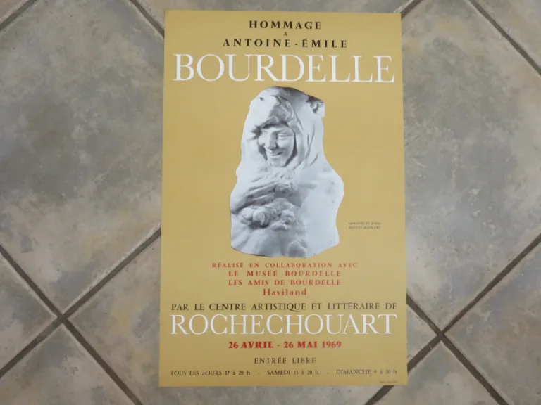 Lot de 100 affiches d'expositions  au Chateau de Rochechouart époque  20 ème.
