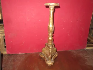 Un Chandelier époque 18ème, En Bois doré.