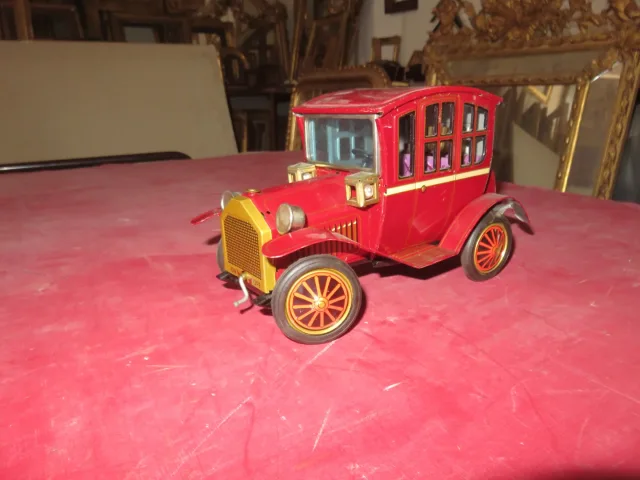 Voiture, Jouet Avec Mécanisme, époque 20ème.