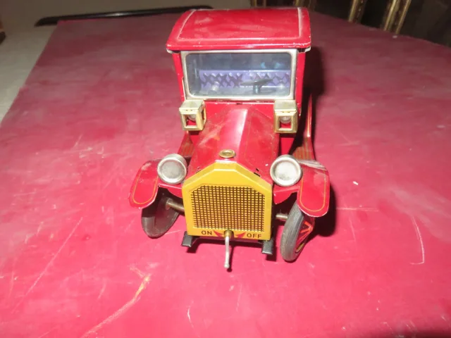 Voiture, Jouet Avec Mécanisme, époque 20ème.