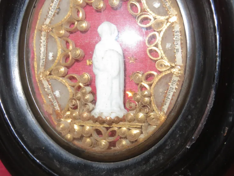 19. C RELIQUARY