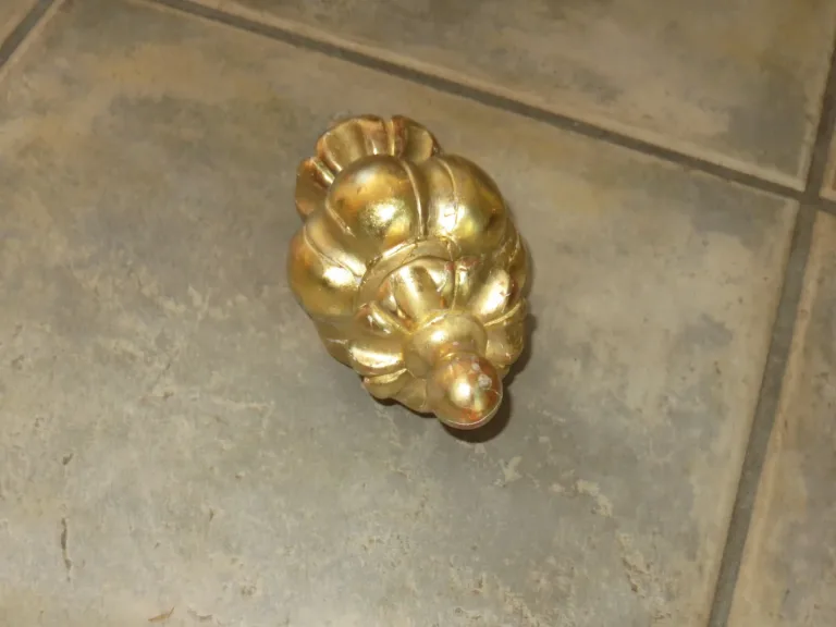 DEKORATIVES GILZHOLZELEMENT