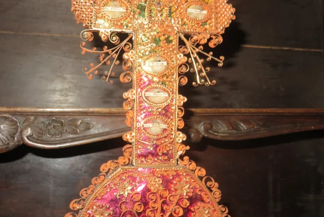 19th CENTURY RELIQUARY CRUCIFIX