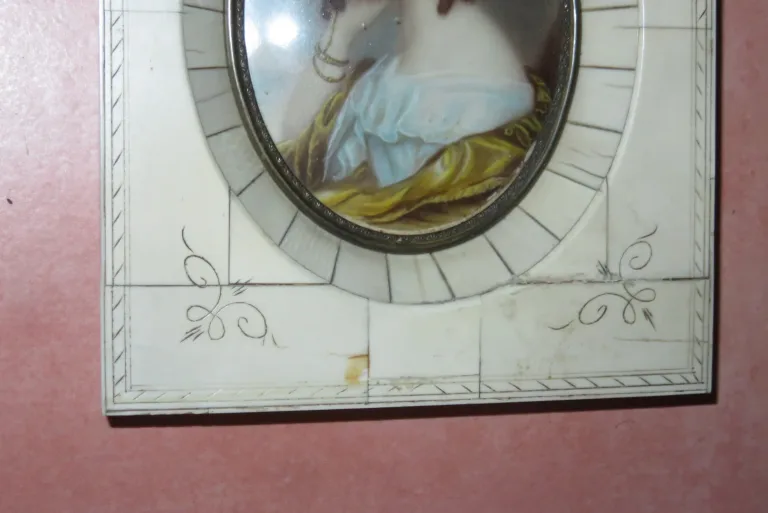 MINIATUR IN ELFENBEINRAHMEN