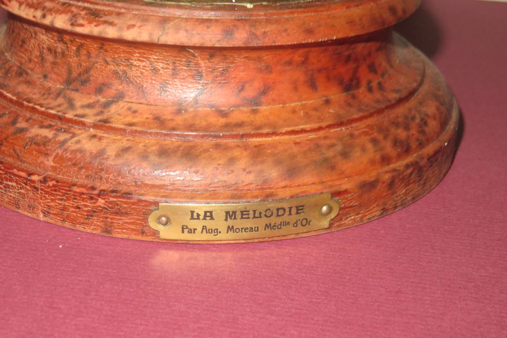 La " Mélodie " et la " Pensée ",paire de statues en régule, signée Moreau, époque fin 19ème.