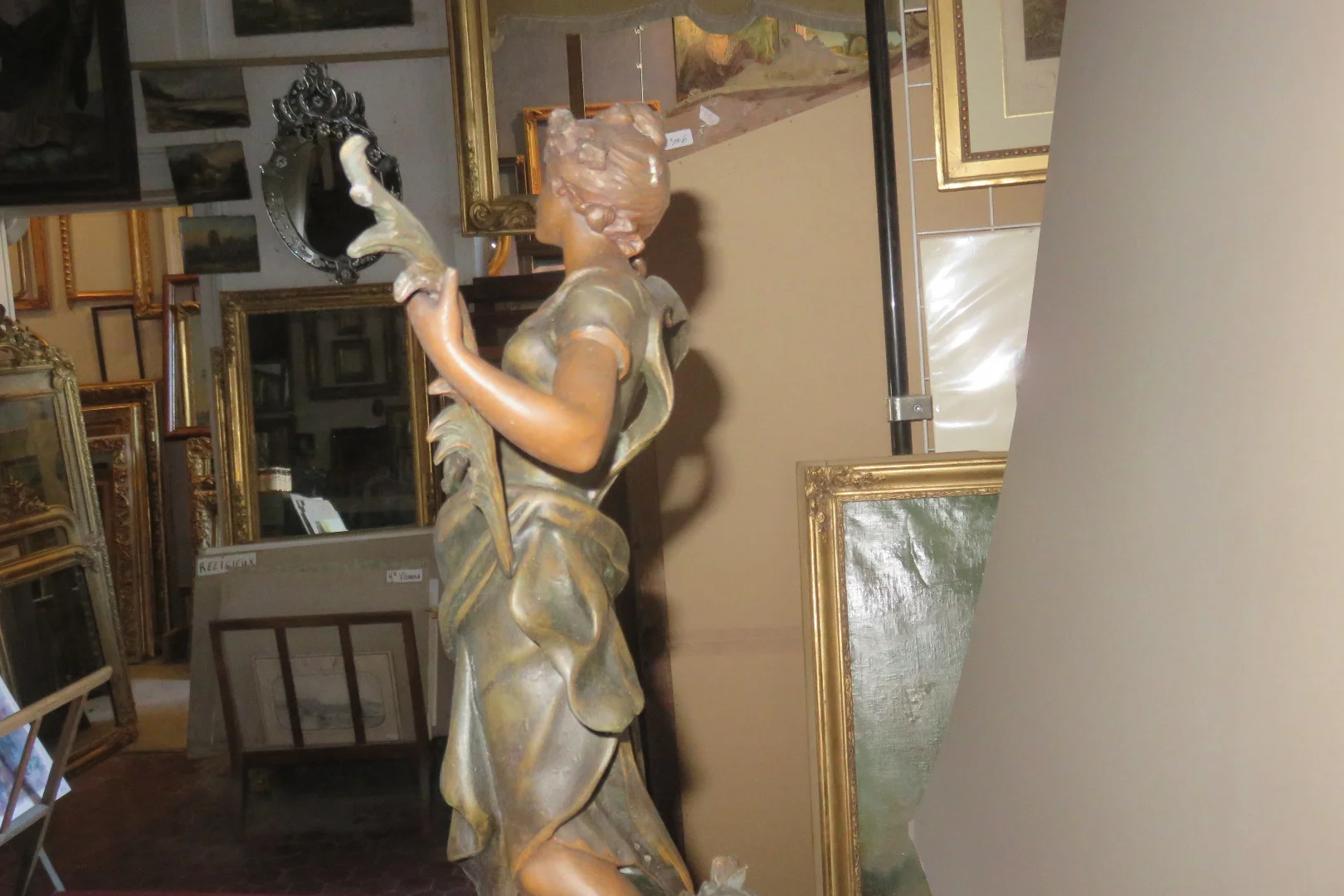 La " Mélodie " et la " Pensée ",paire de statues en régule, signée Moreau, époque fin 19ème.