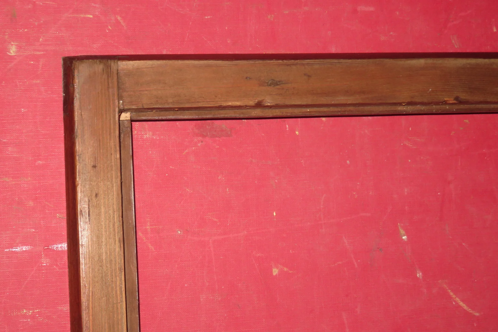 Cadre Des Années 40 En Bois Et  Doré.