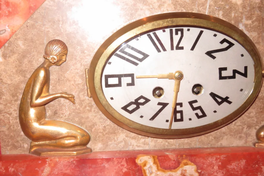 Pendule époque 1920,  Art Déco En Marbre.