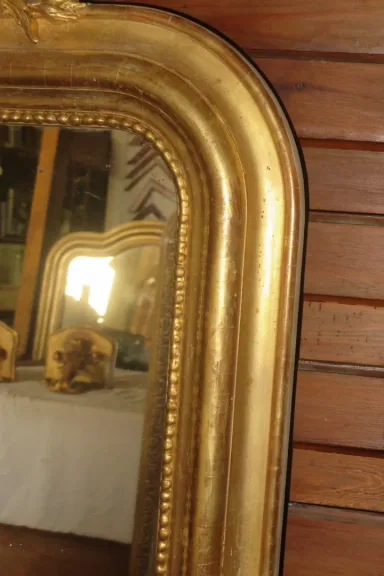 Miroir Louis Philippe,  Avec Fronton,  époque 19ème,  En Bois Doré.