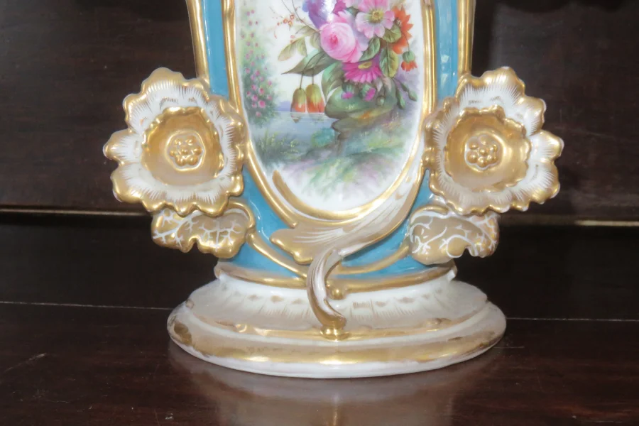 SPÄTE VASE AUS DEM 19. JAHRHUNDERT