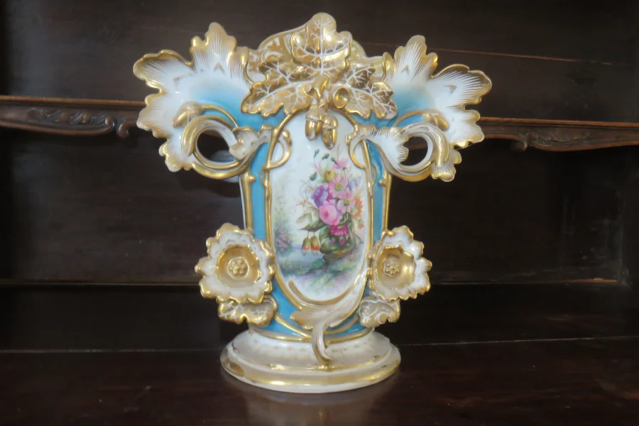 SPÄTE VASE AUS DEM 19. JAHRHUNDERT