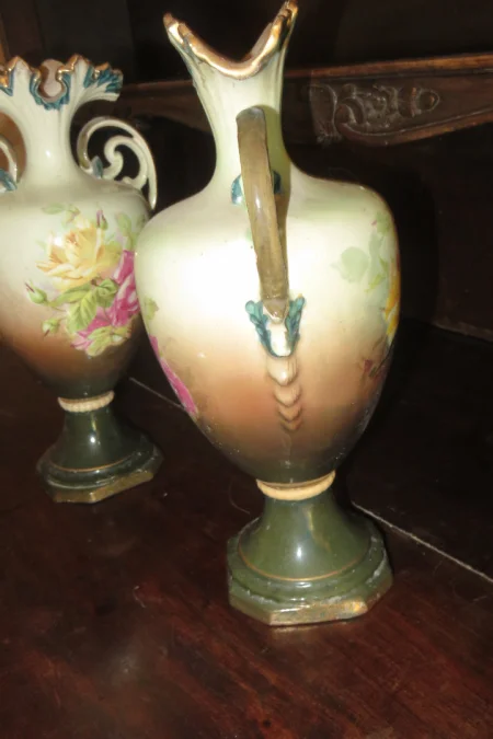 Paire De  Vases en   Porcelaine, époque Fin 19ème.